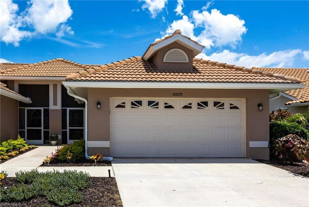 8529 Mustang Dr, Naples, FL 34113-1