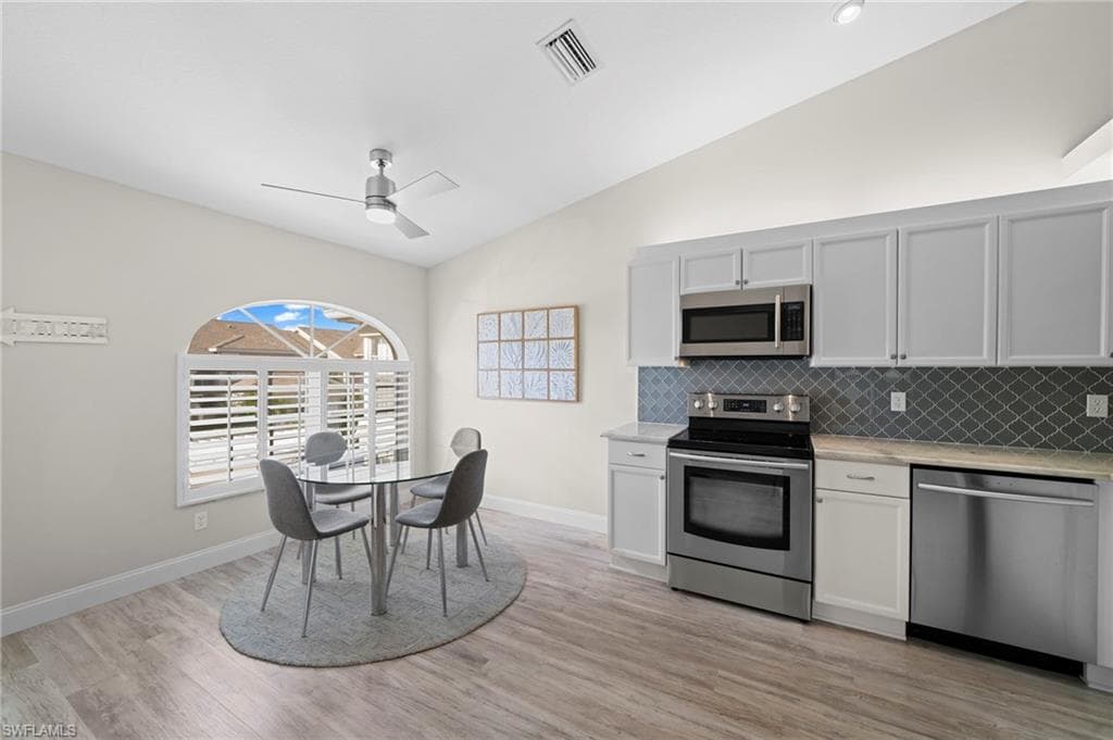 13120 Castle Harbour Dr N4, Naples, FL 34110-13