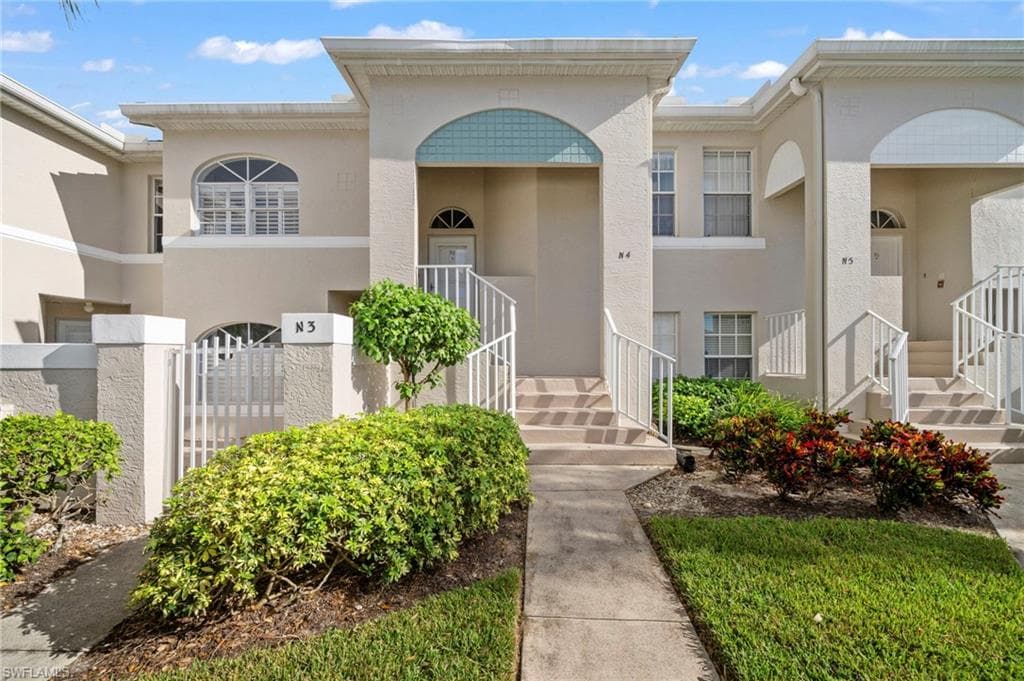 13120 Castle Harbour Dr N4, Naples, FL 34110-27