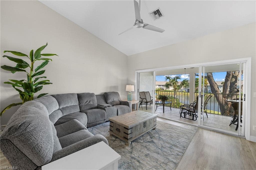 13120 Castle Harbour Dr N4, Naples, FL 34110-5