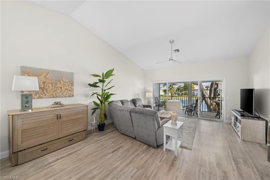 13120 Castle Harbour Dr N4, Naples, FL 34110-8