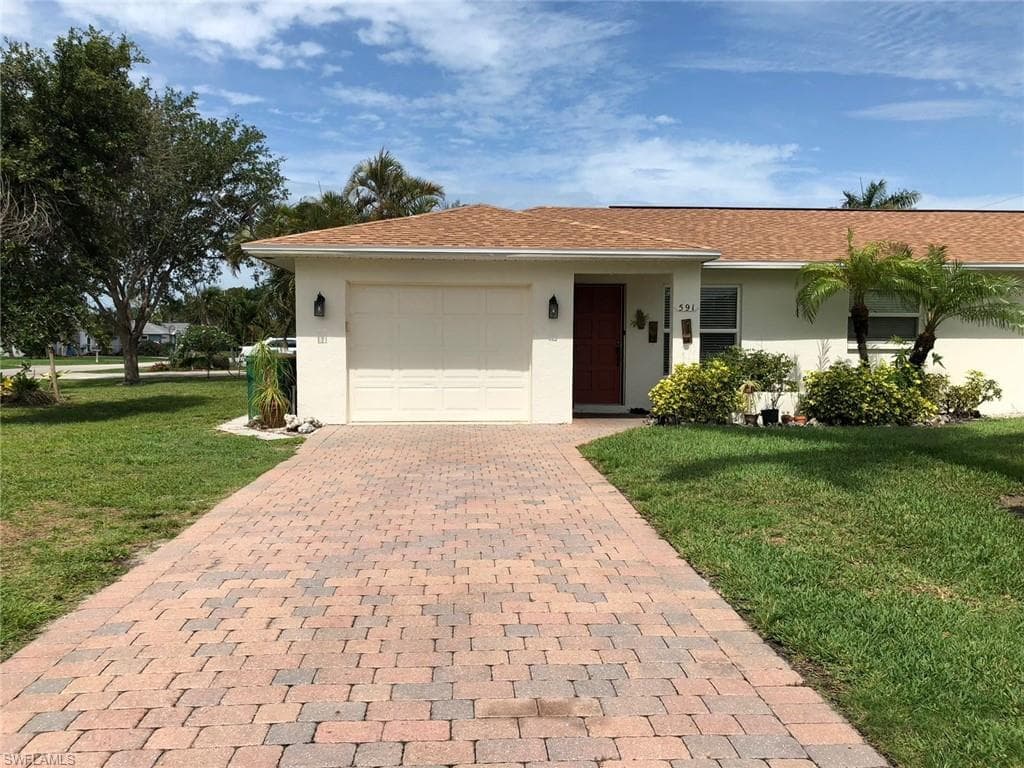 595 101st Ave N, Naples, FL 34108-2
