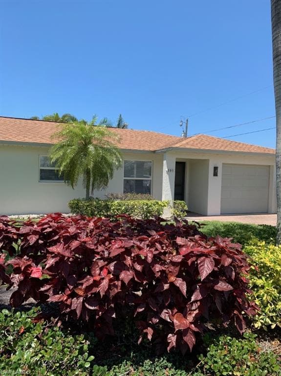 595 101st Ave N, Naples, FL 34108-4