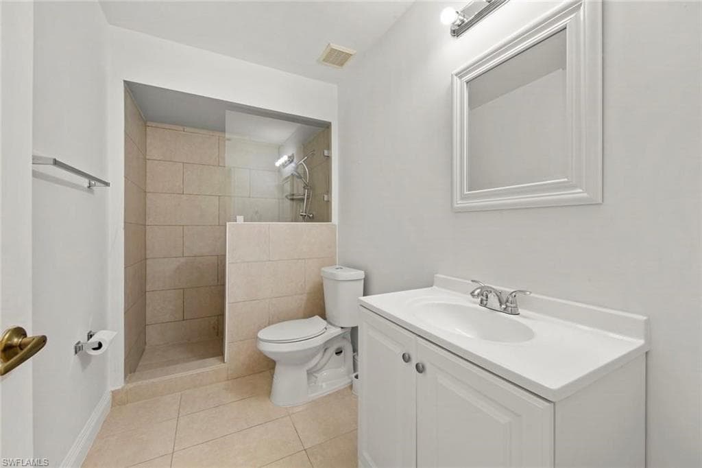 743 Provincetown Dr, Naples, FL 34104-12