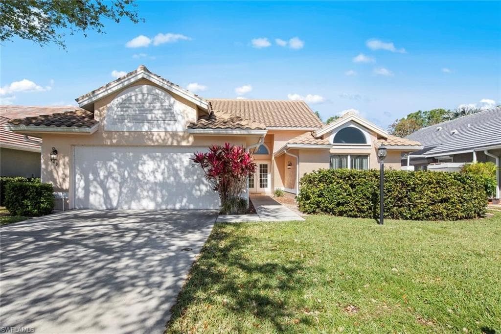 743 Provincetown Dr, Naples, FL 34104-2