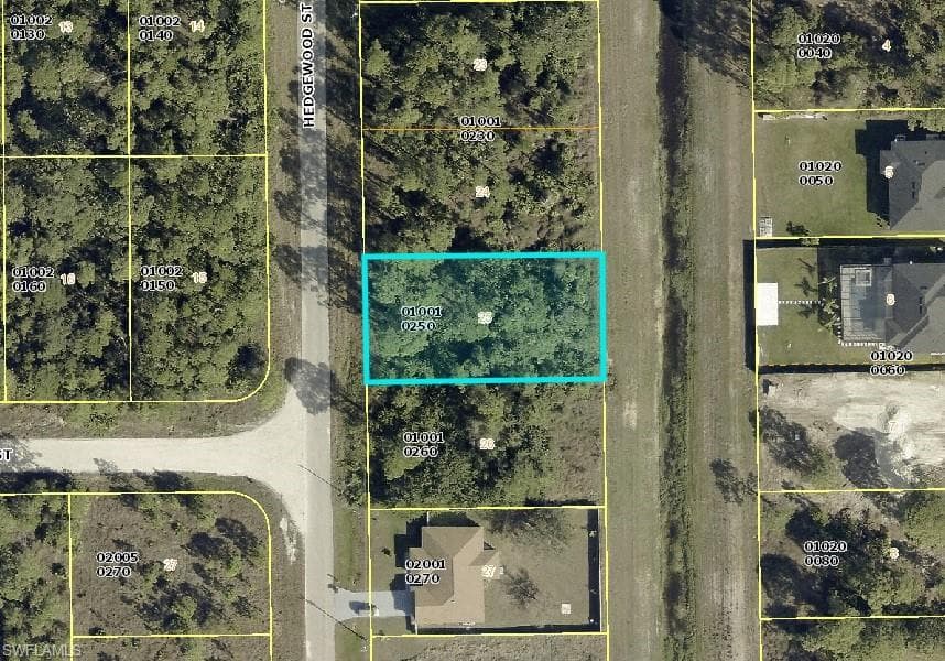 449 Hedgewood St, Lehigh Acres, FL 33974-1