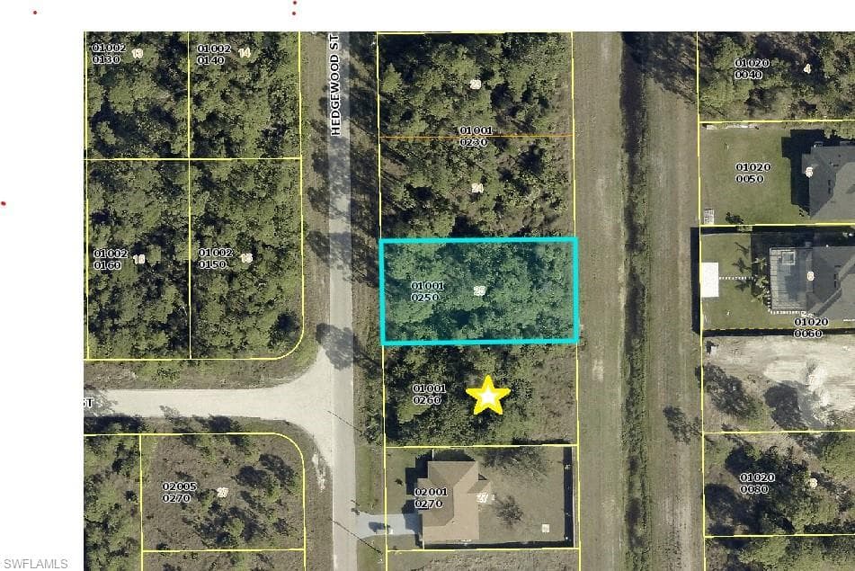 449 Hedgewood St, Lehigh Acres, FL 33974-3
