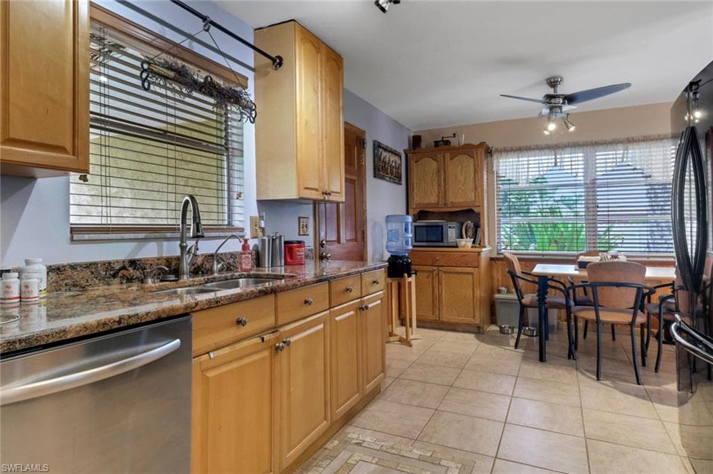 2112 45th Ter SW, Naples, FL 34116-9