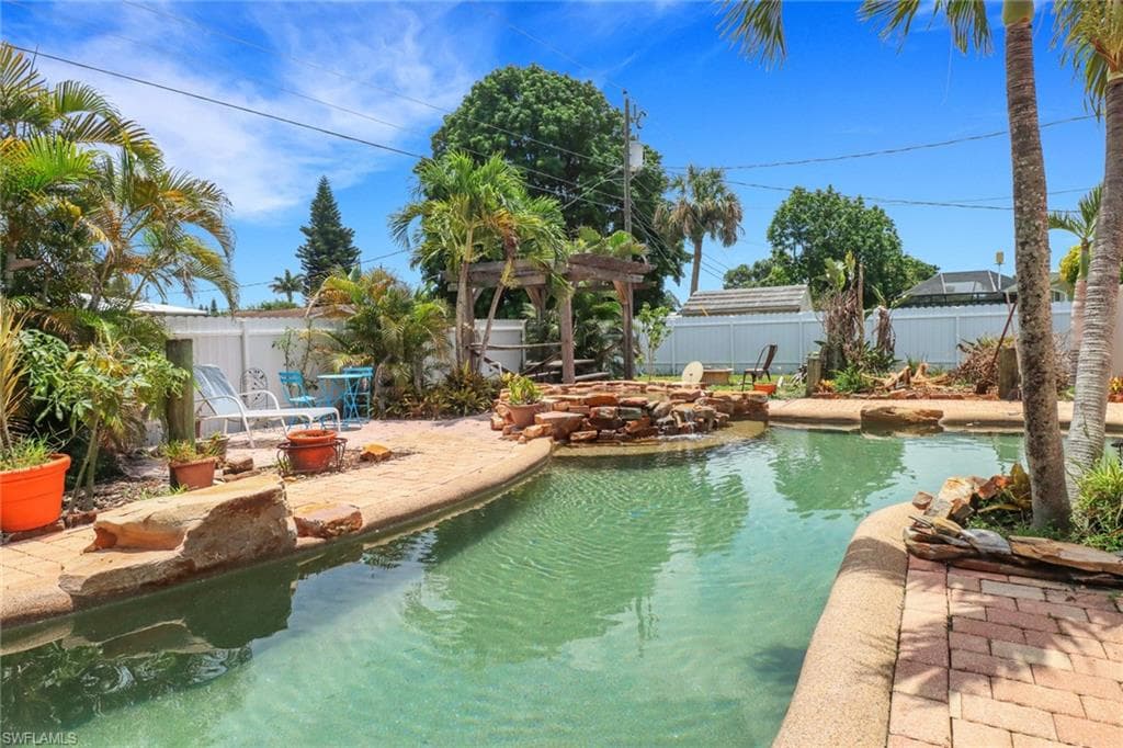 2112 45th Ter SW, Naples, FL 34116-20