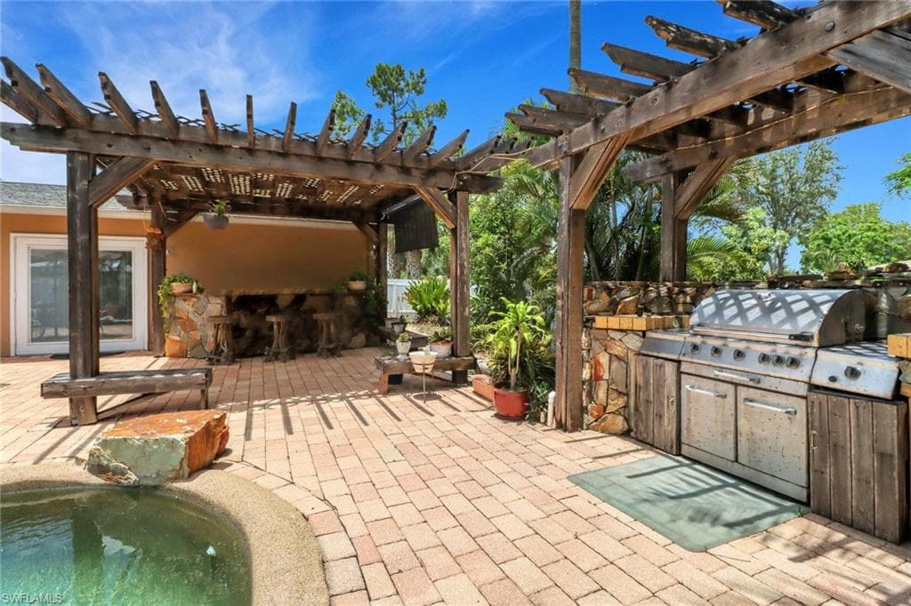 2112 45th Ter SW, Naples, FL 34116-21