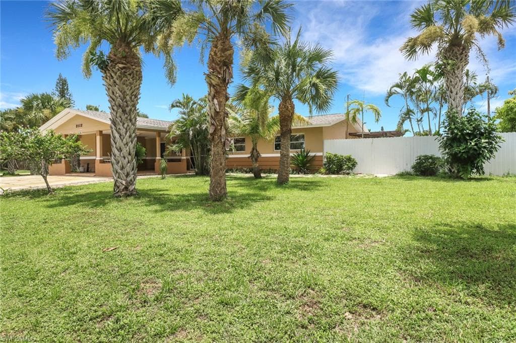 2112 45th Ter SW, Naples, FL 34116-28