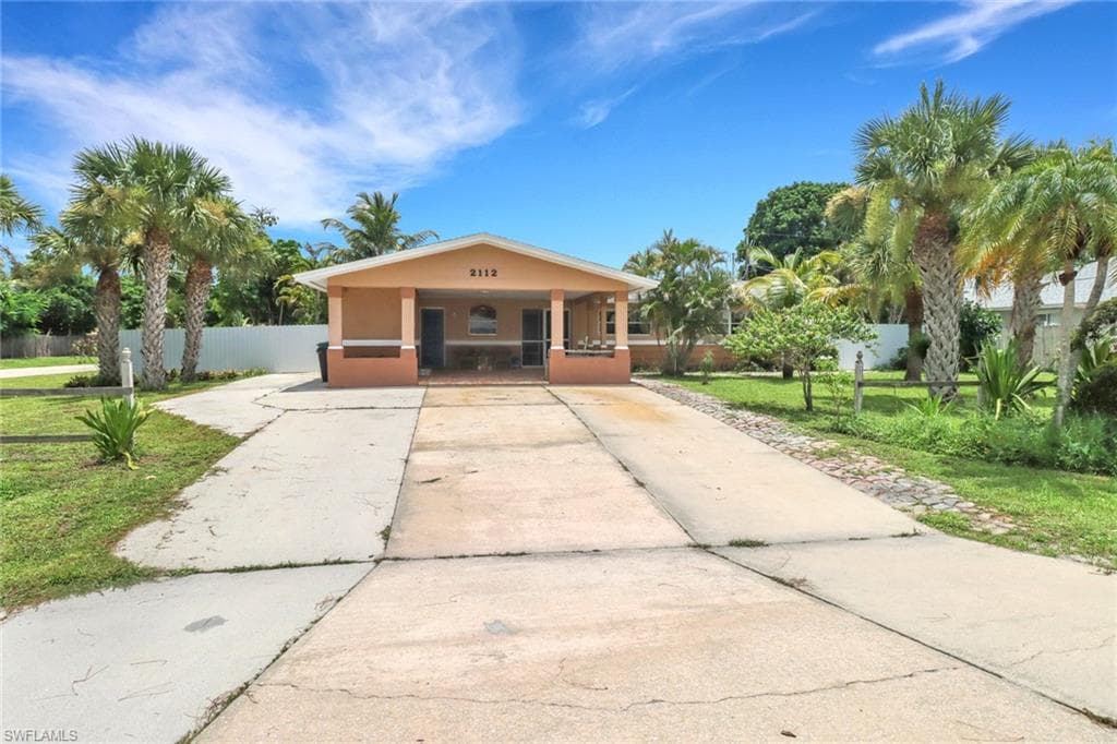 2112 45th Ter SW, Naples, FL 34116-29