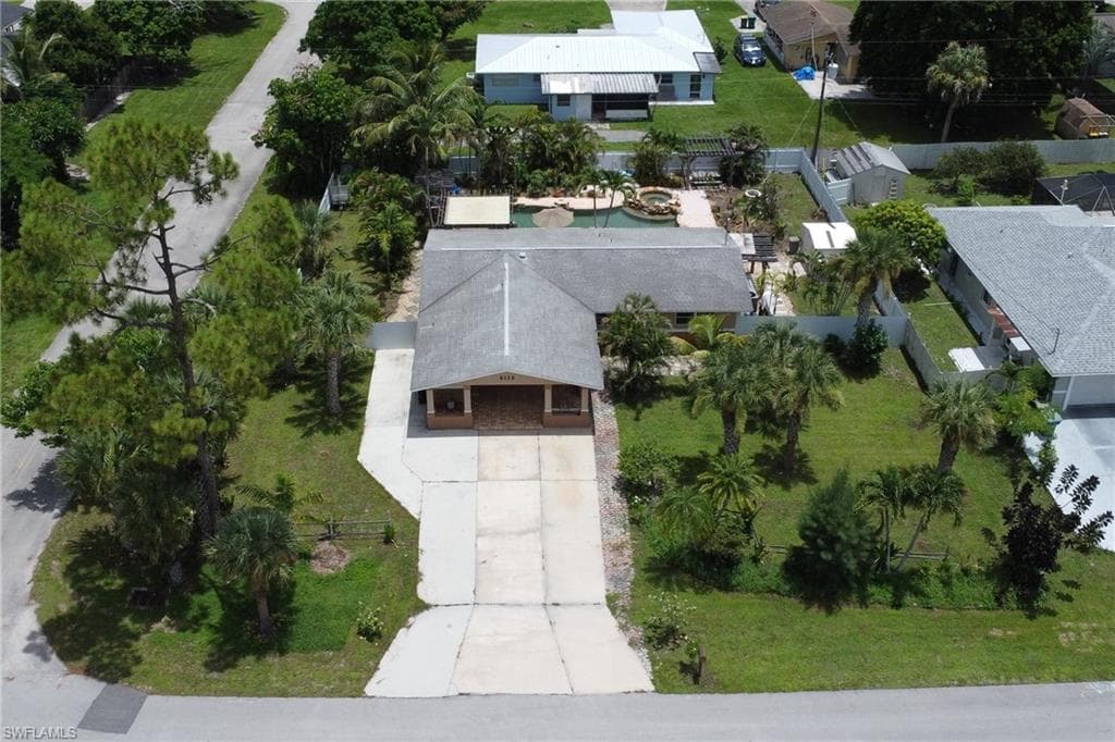 2112 45th Ter SW, Naples, FL 34116-30