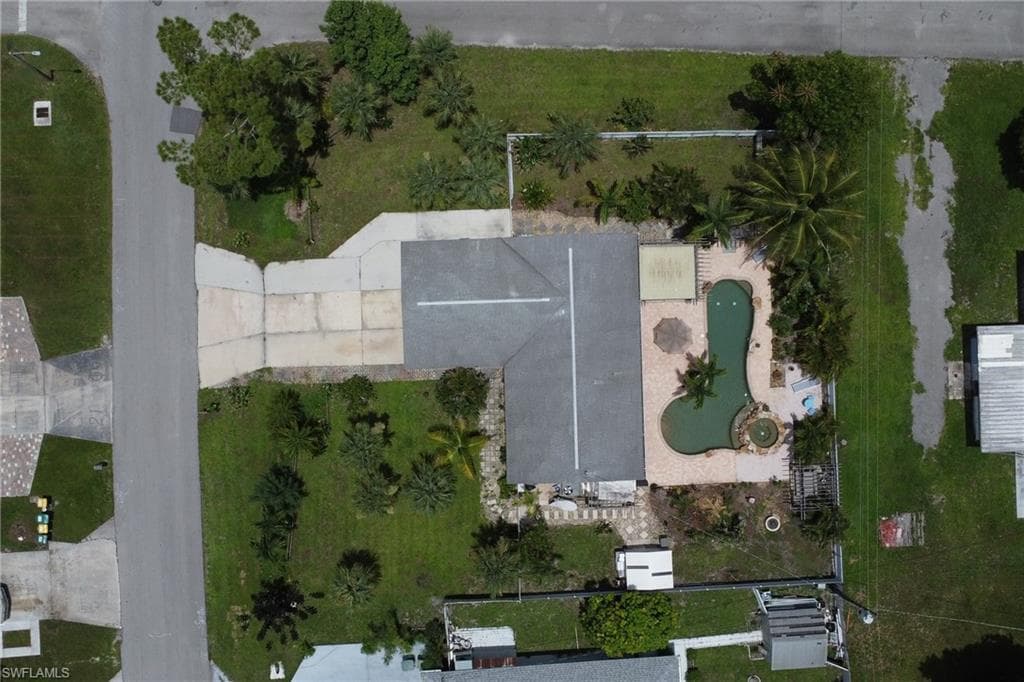 2112 45th Ter SW, Naples, FL 34116-31