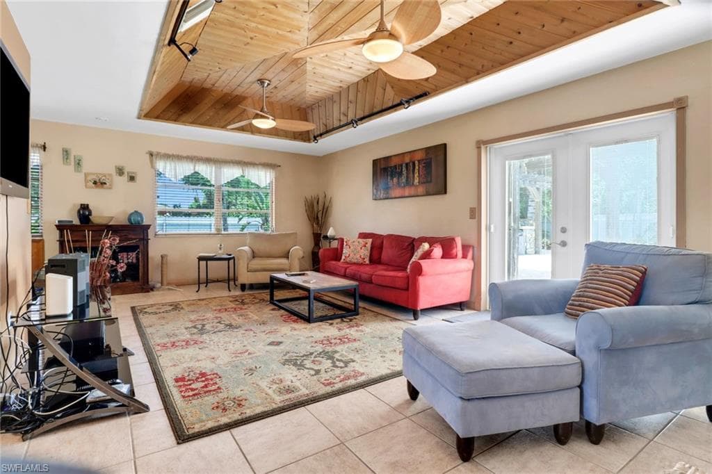2112 45th Ter SW, Naples, FL 34116-3