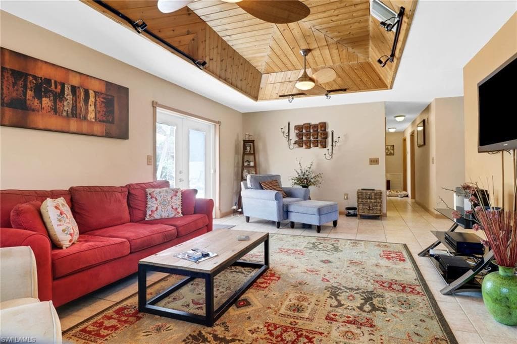 2112 45th Ter SW, Naples, FL 34116-4