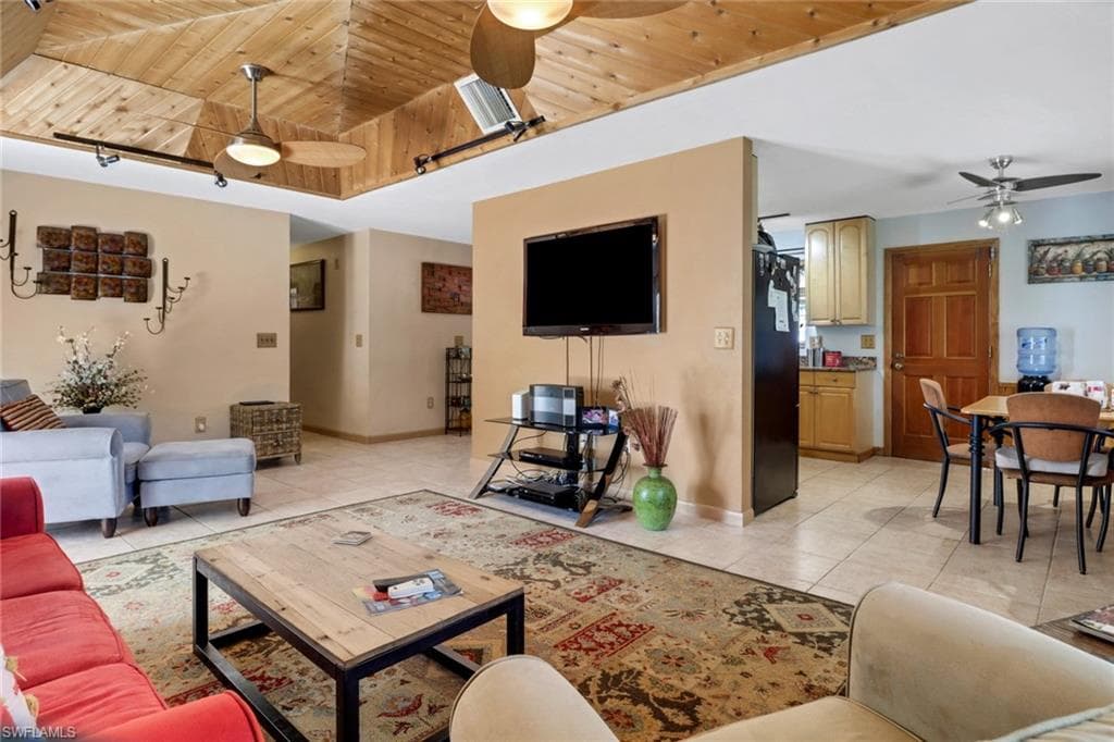 2112 45th Ter SW, Naples, FL 34116-5