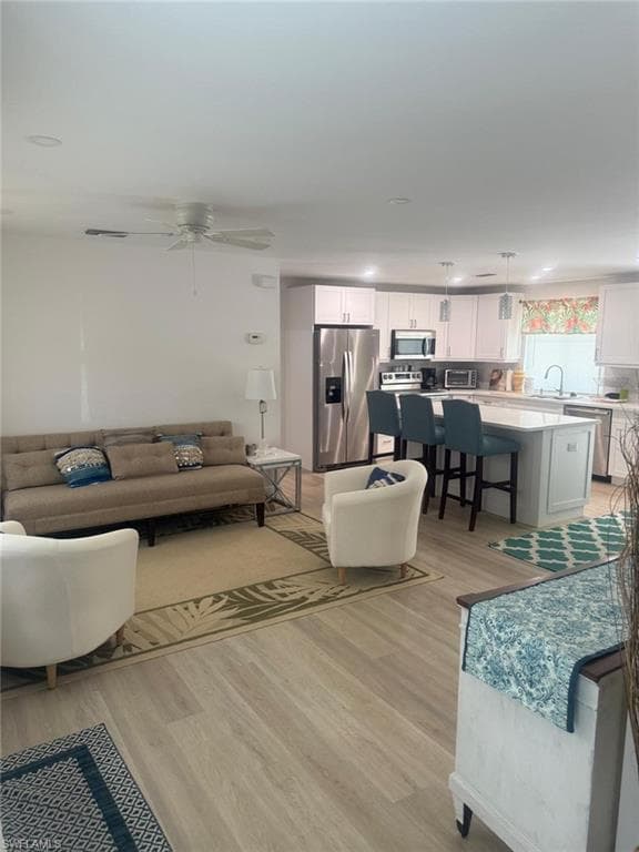 3530 Santiago Way, Naples, FL 34105-4