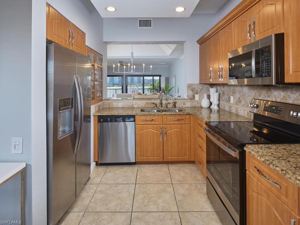 324 La Peninsula Blvd 324, Naples, FL 34113-12