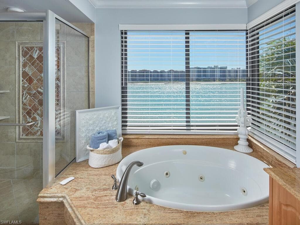 324 La Peninsula Blvd 324, Naples, FL 34113-15
