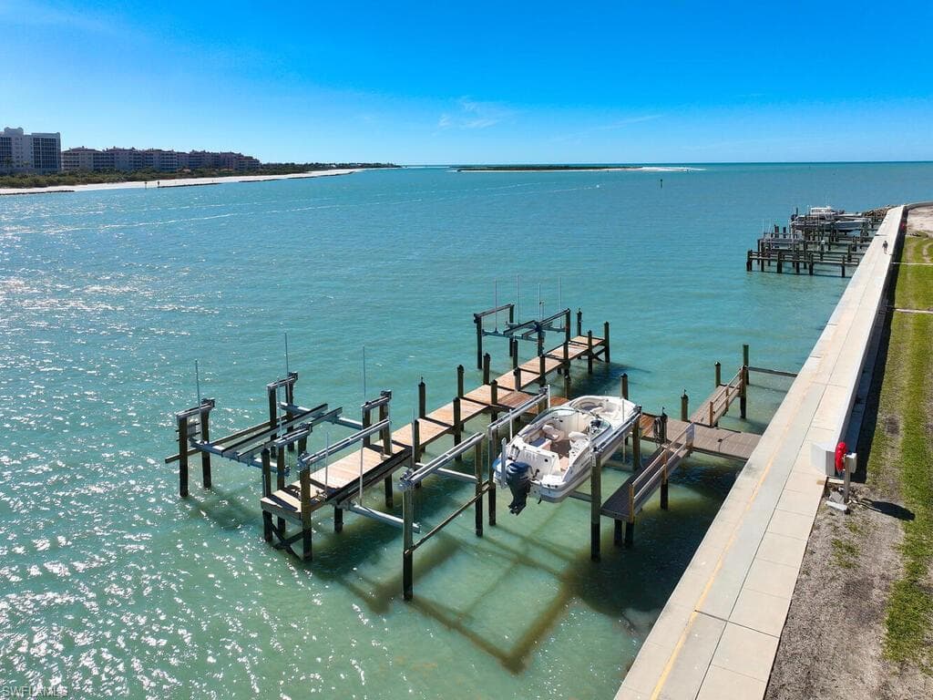 324 La Peninsula Blvd 324, Naples, FL 34113-18