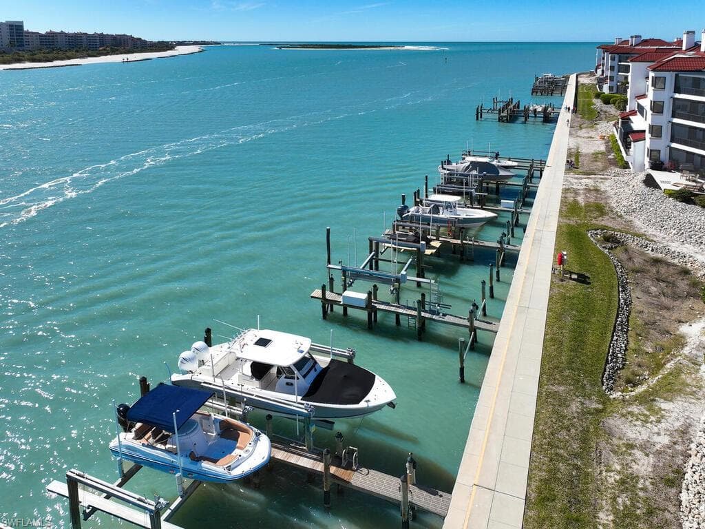 324 La Peninsula Blvd 324, Naples, FL 34113-19