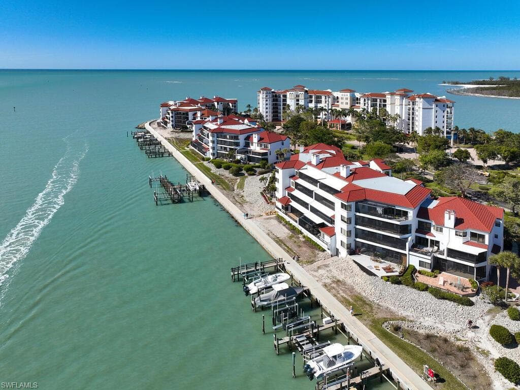 324 La Peninsula Blvd 324, Naples, FL 34113-21
