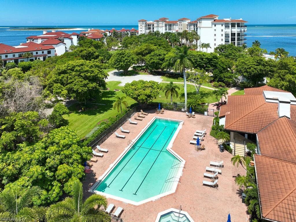 324 La Peninsula Blvd 324, Naples, FL 34113-30