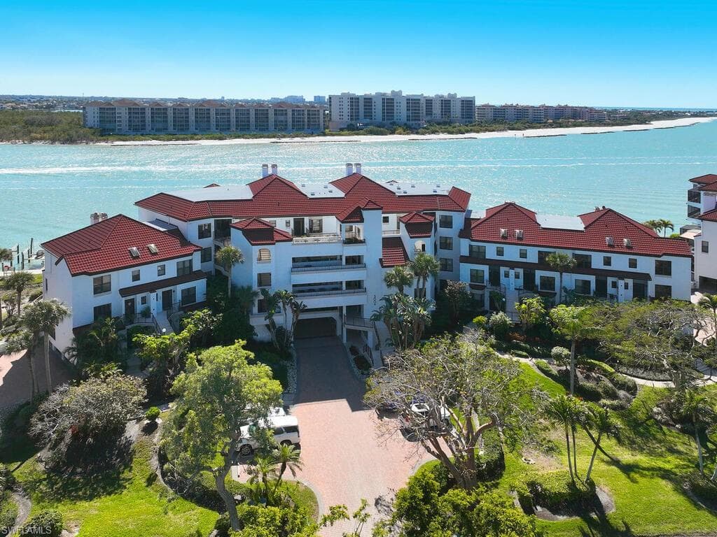 324 La Peninsula Blvd 324, Naples, FL 34113-31