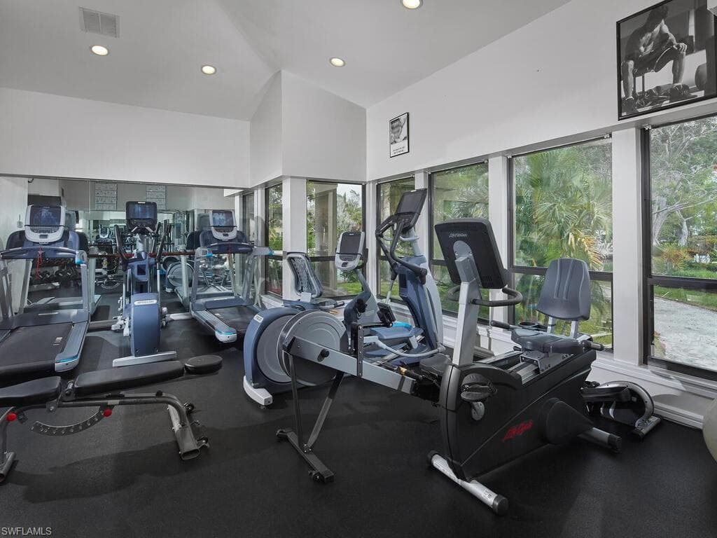 324 La Peninsula Blvd 324, Naples, FL 34113-36