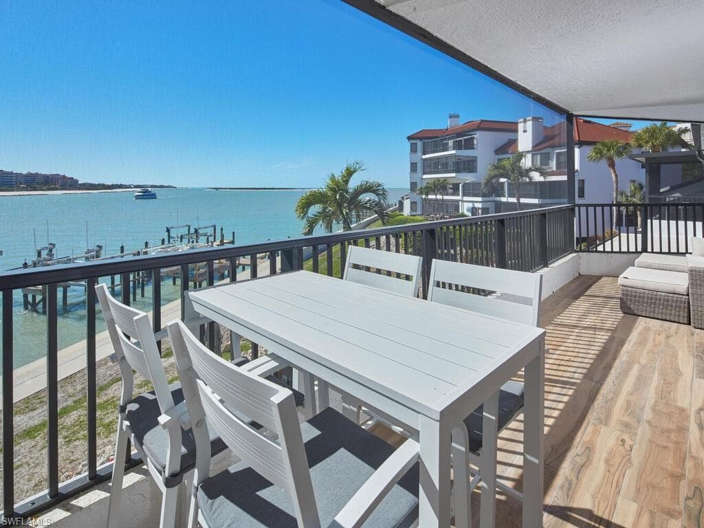 324 La Peninsula Blvd 324, Naples, FL 34113-3