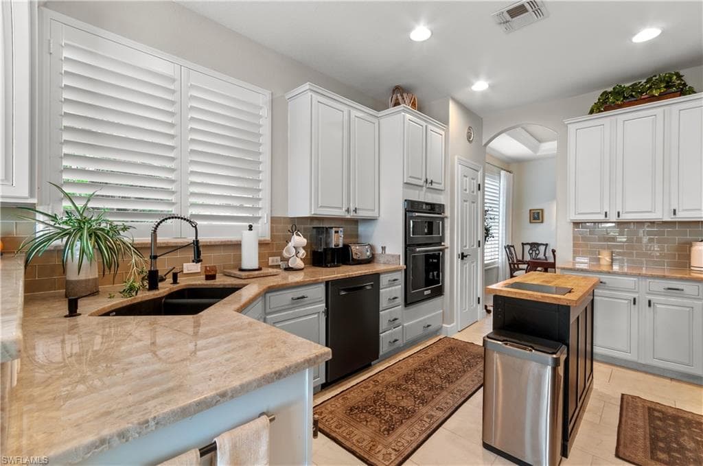 4919 Cerromar Dr, Naples, FL 34112-10