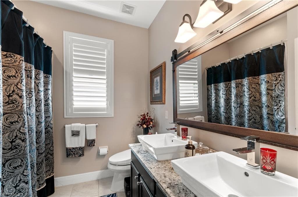 4919 Cerromar Dr, Naples, FL 34112-16