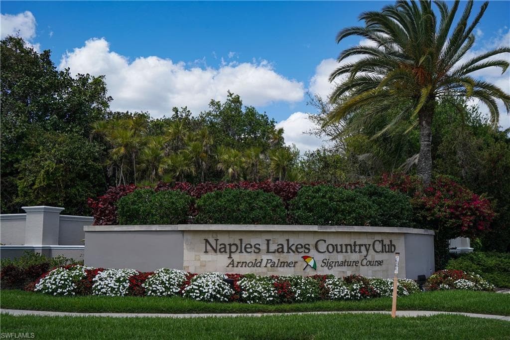 4919 Cerromar Dr, Naples, FL 34112-32