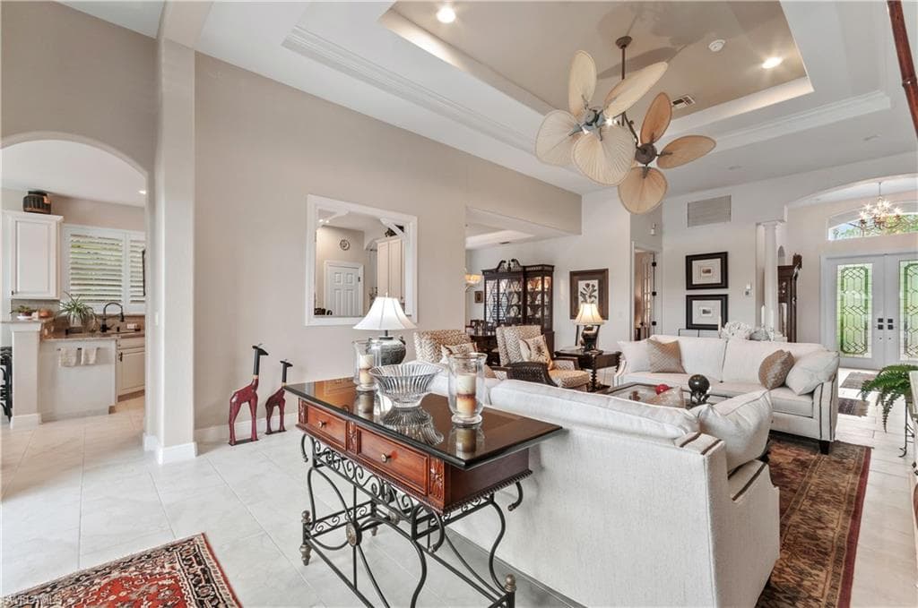 4919 Cerromar Dr, Naples, FL 34112-8