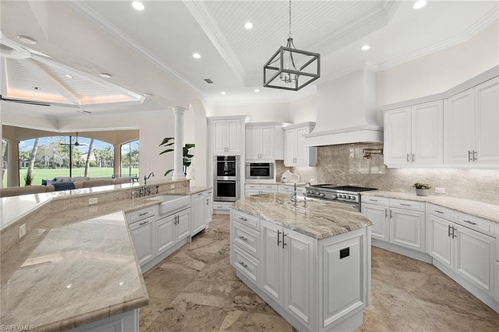 6511 Highcroft Dr, Naples, FL 34119-21