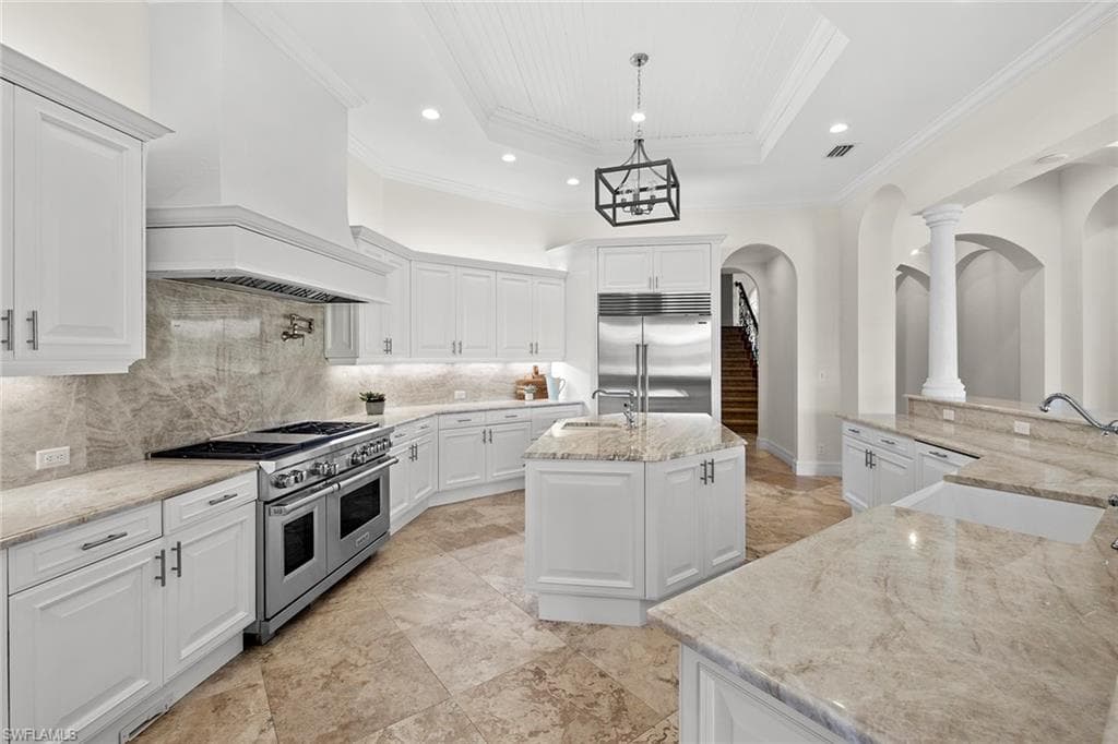 6511 Highcroft Dr, Naples, FL 34119-23