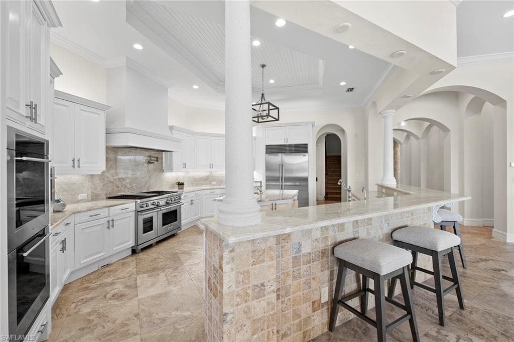 6511 Highcroft Dr, Naples, FL 34119-24