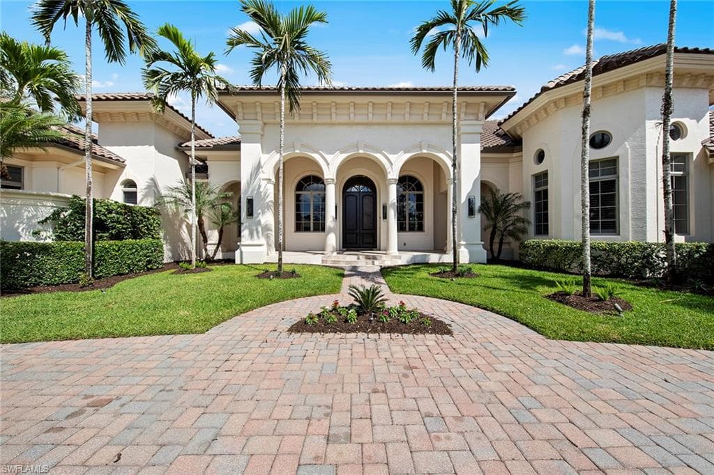 6511 Highcroft Dr, Naples, FL 34119-2