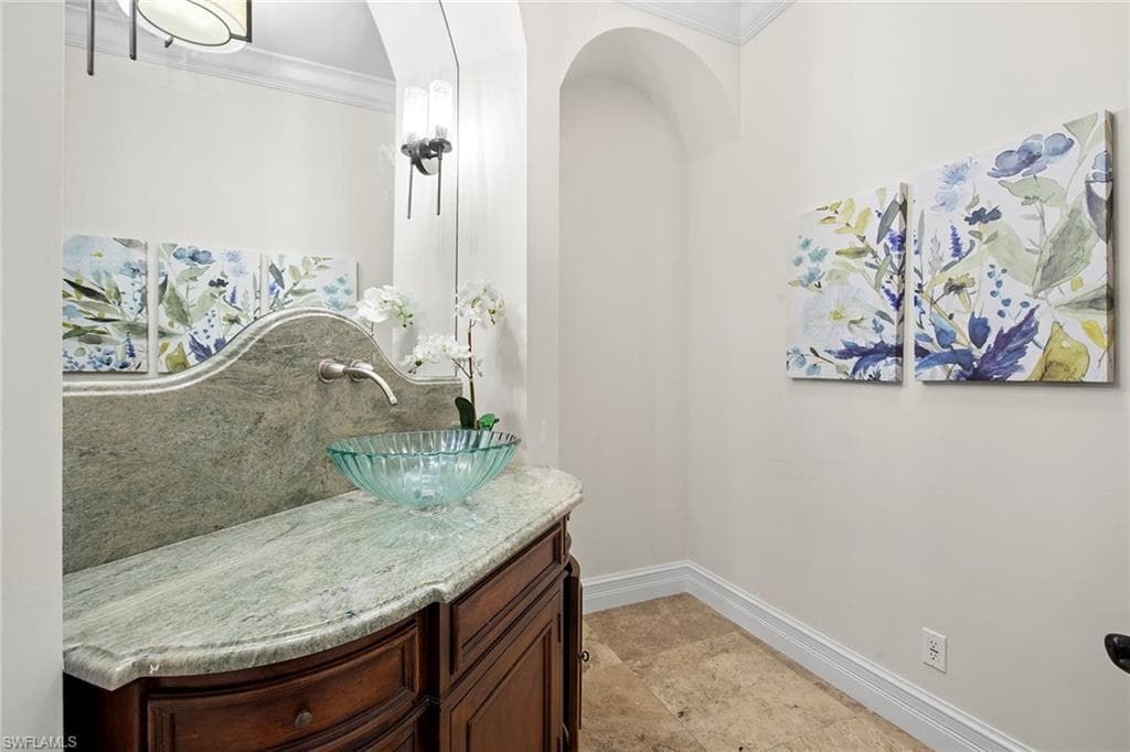 6511 Highcroft Dr, Naples, FL 34119-29