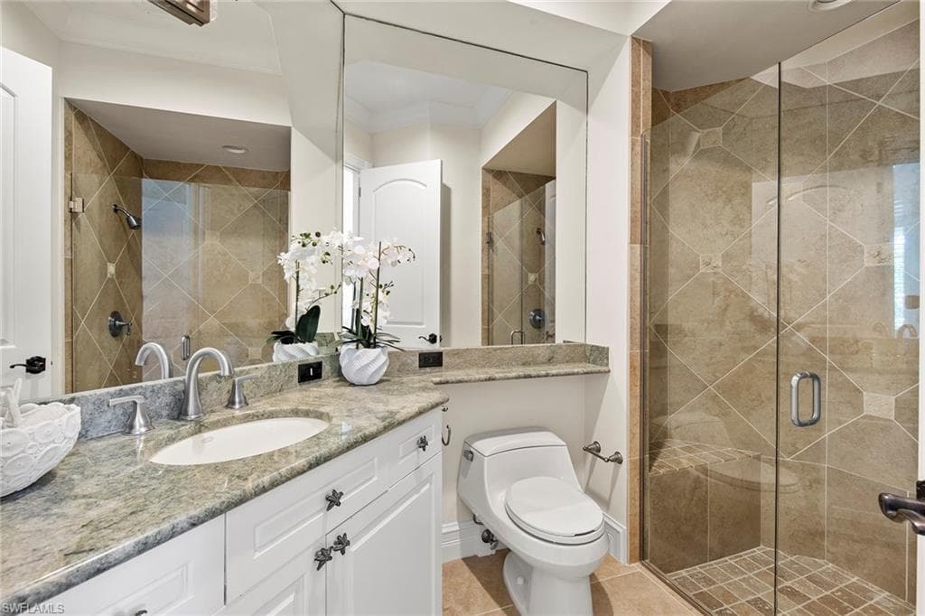 6511 Highcroft Dr, Naples, FL 34119-32
