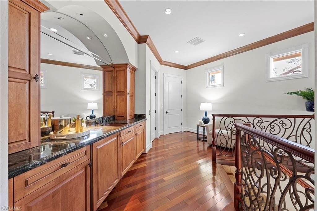 6511 Highcroft Dr, Naples, FL 34119-37