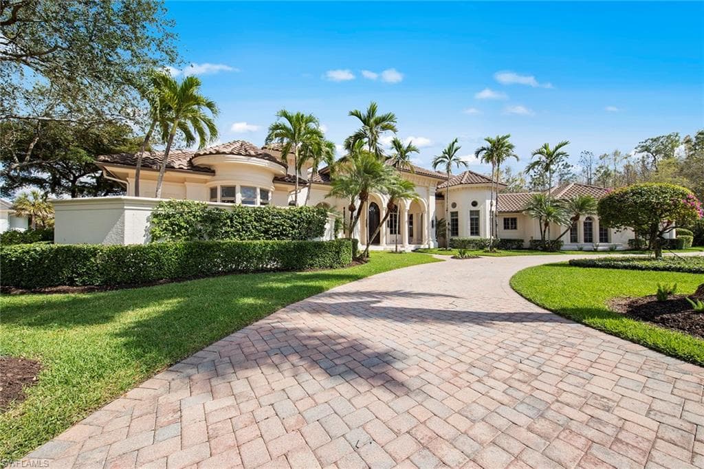 6511 Highcroft Dr, Naples, FL 34119-4