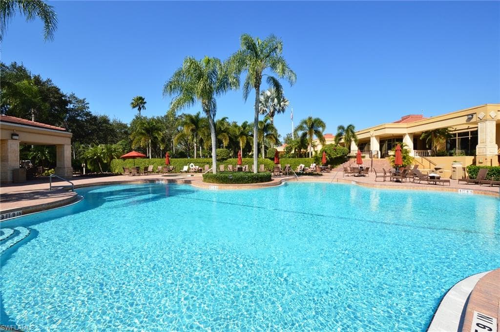 530 Avellino Isles Cir 7-301, Naples, FL 34119-31