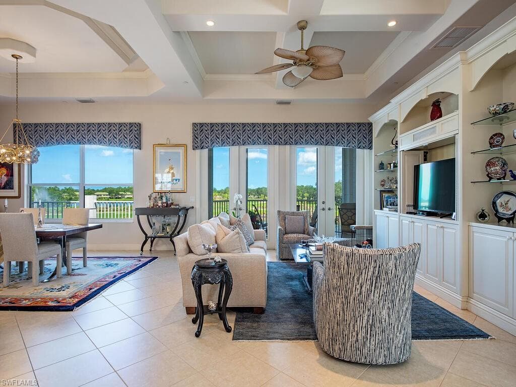 530 Avellino Isles Cir 7-301, Naples, FL 34119-4