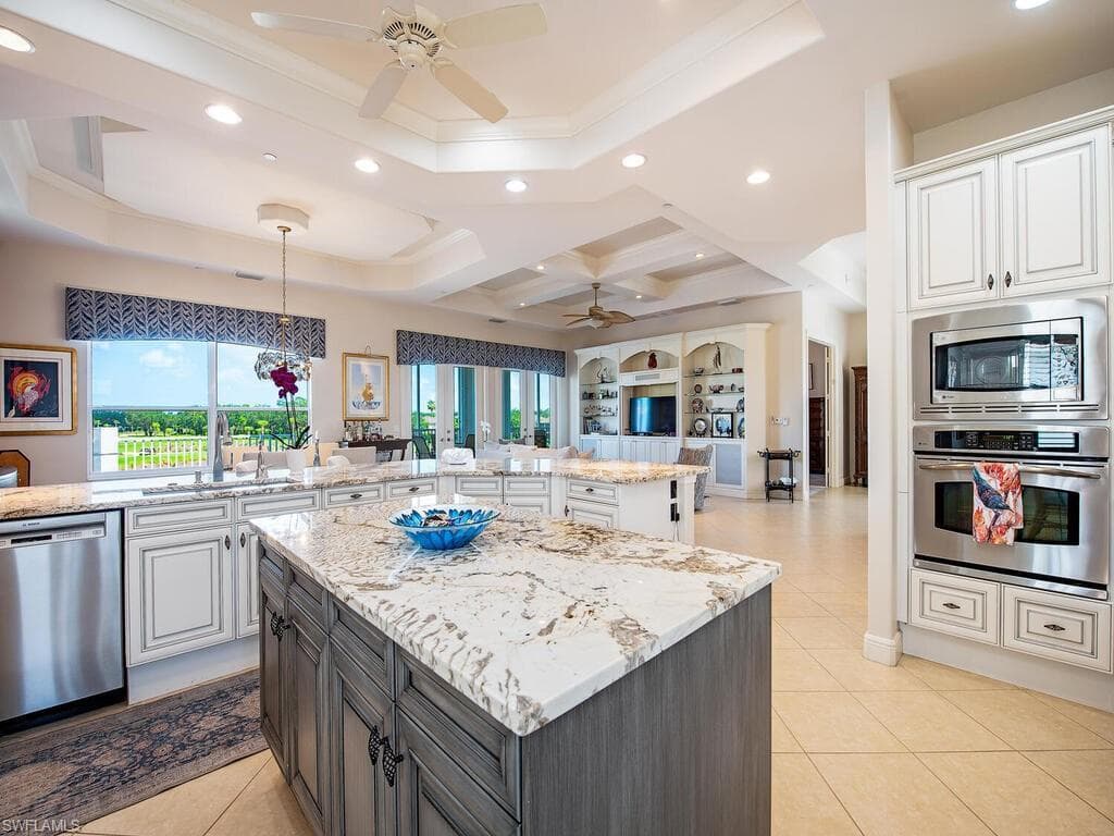 530 Avellino Isles Cir 7-301, Naples, FL 34119-5