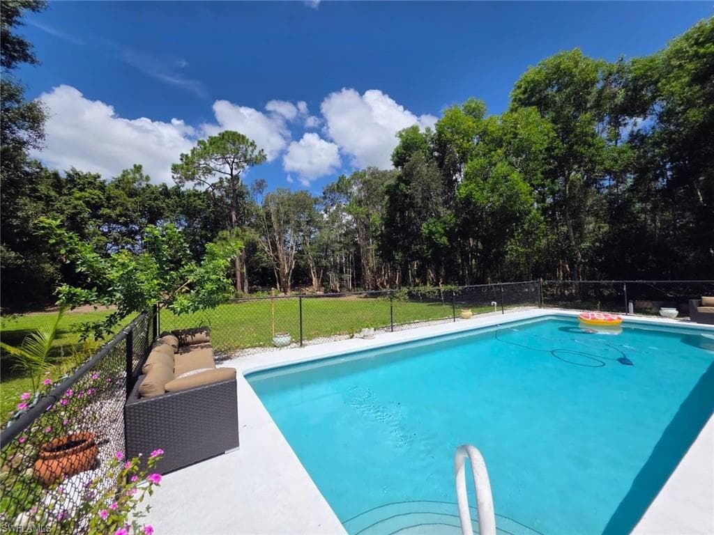 5900 Cope Ln, Naples, FL 34112-5