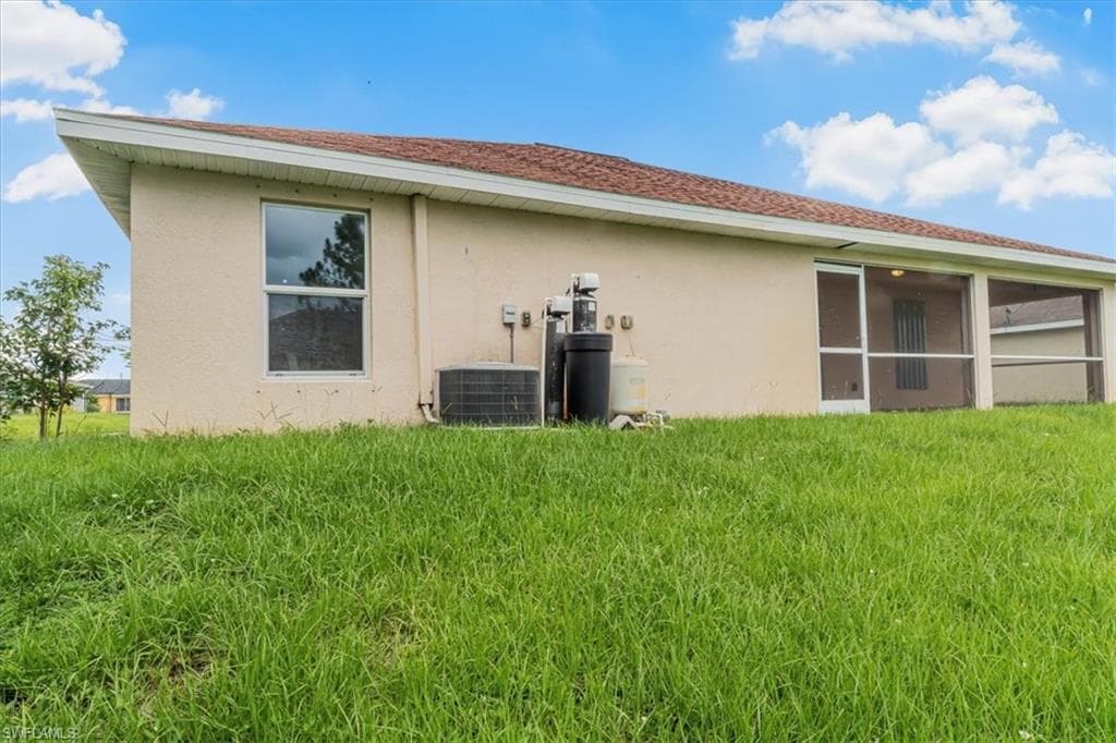 2607 24th St SW, Lehigh Acres, FL 33976-18