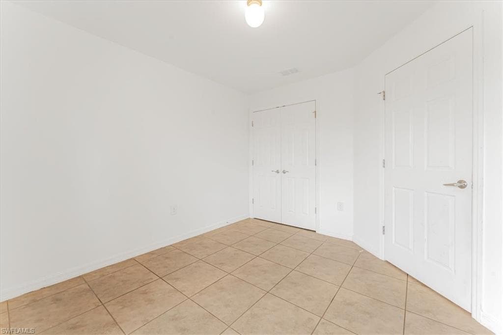 2607 24th St SW, Lehigh Acres, FL 33976-32