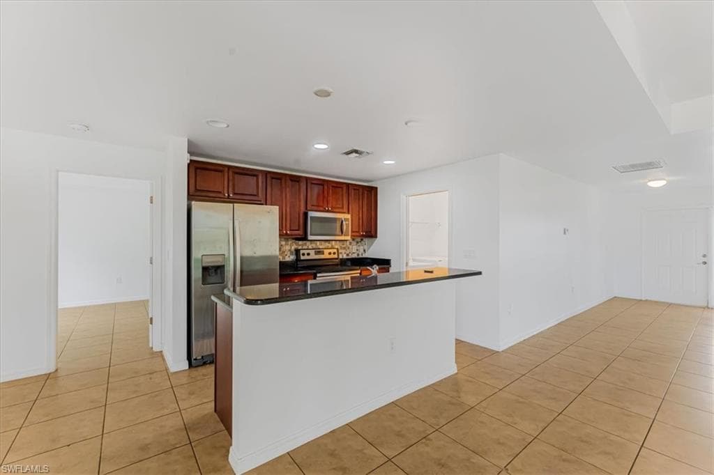 2607 24th St SW, Lehigh Acres, FL 33976-42